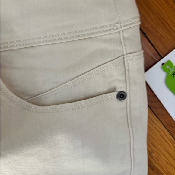 BRAND NEW WESTBOUND PETITES PULL-ON NATURAL JEANS - Picture 5 of 9